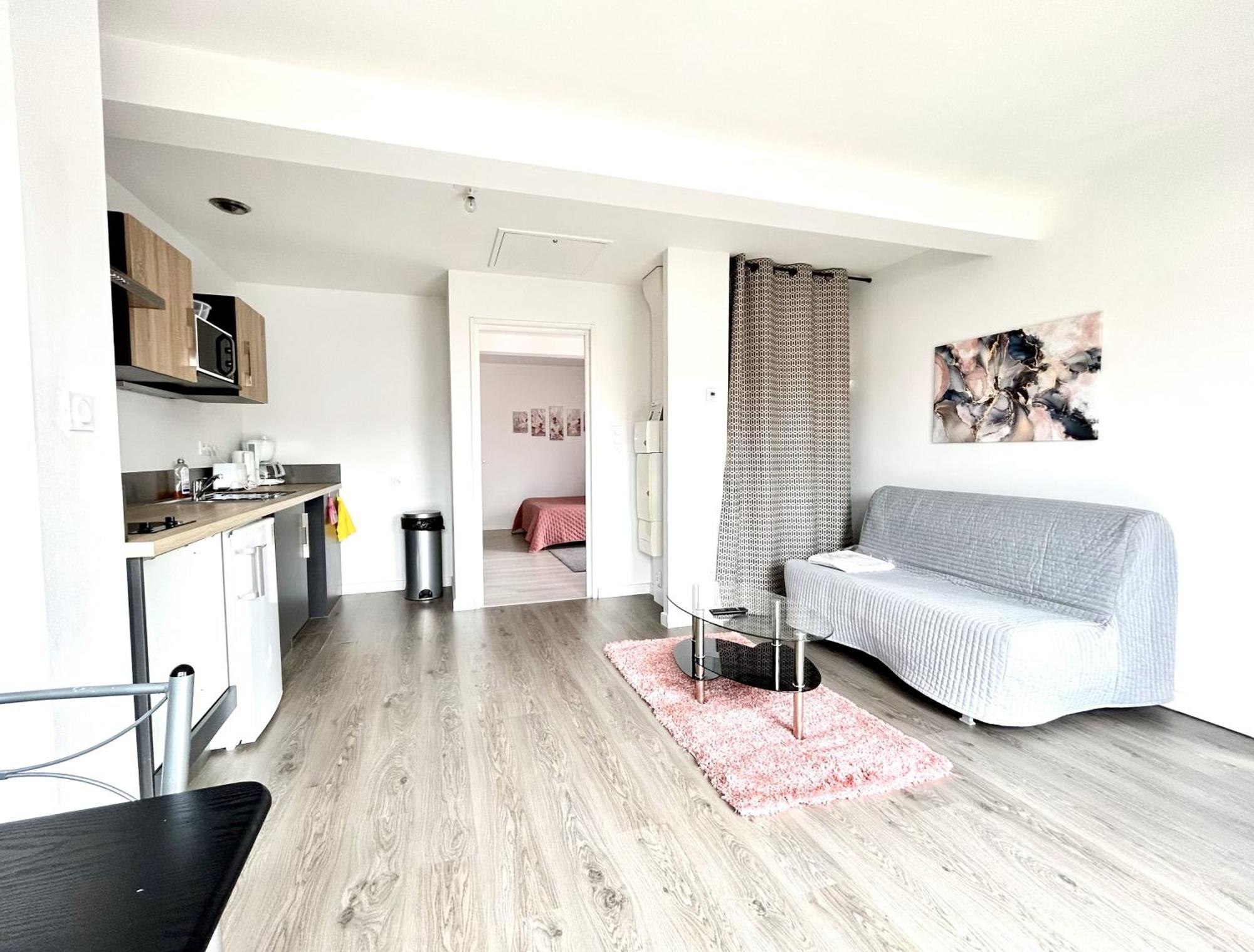 Du Vignoble A L'Atlantique - Residence Montifault Gites Du 2 Au 3 Pieces Le Pallet Екстериор снимка